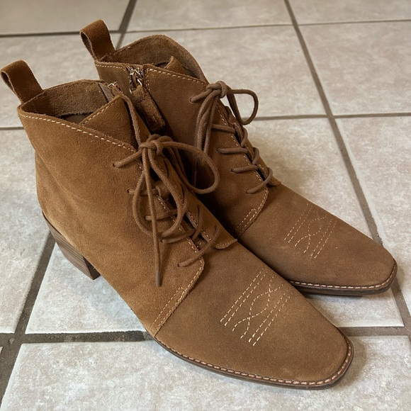 Kelsi Dagger, Western style Suede Bootie. Size 9.5 - Picture 7 of 10